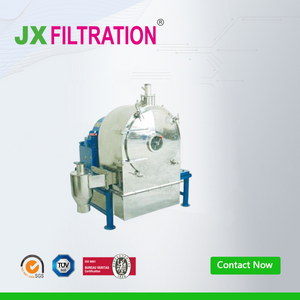 Horizontal screw discharge filtering centrifuge